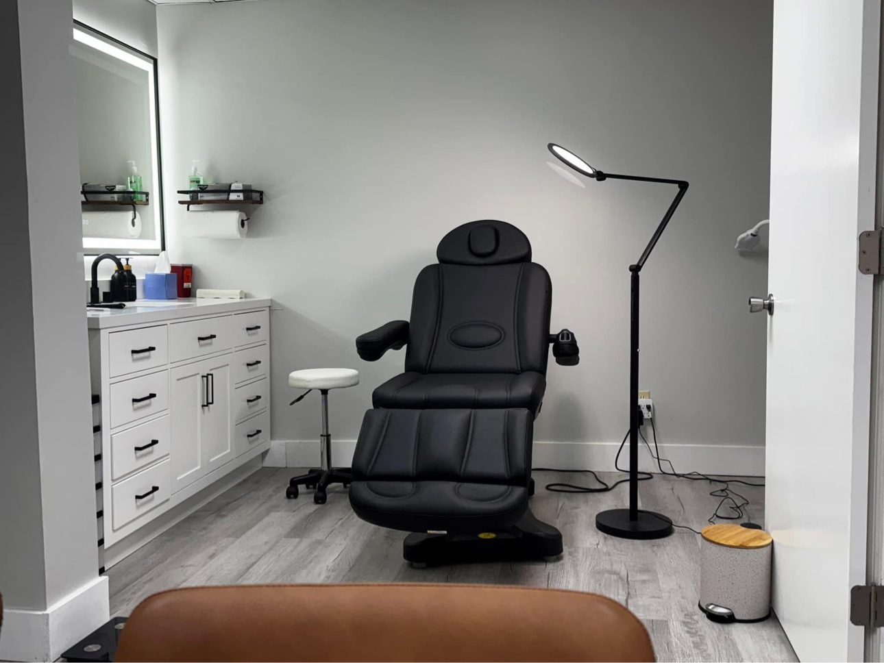 Glow Medical Group treatment room in Delaware, Ohio